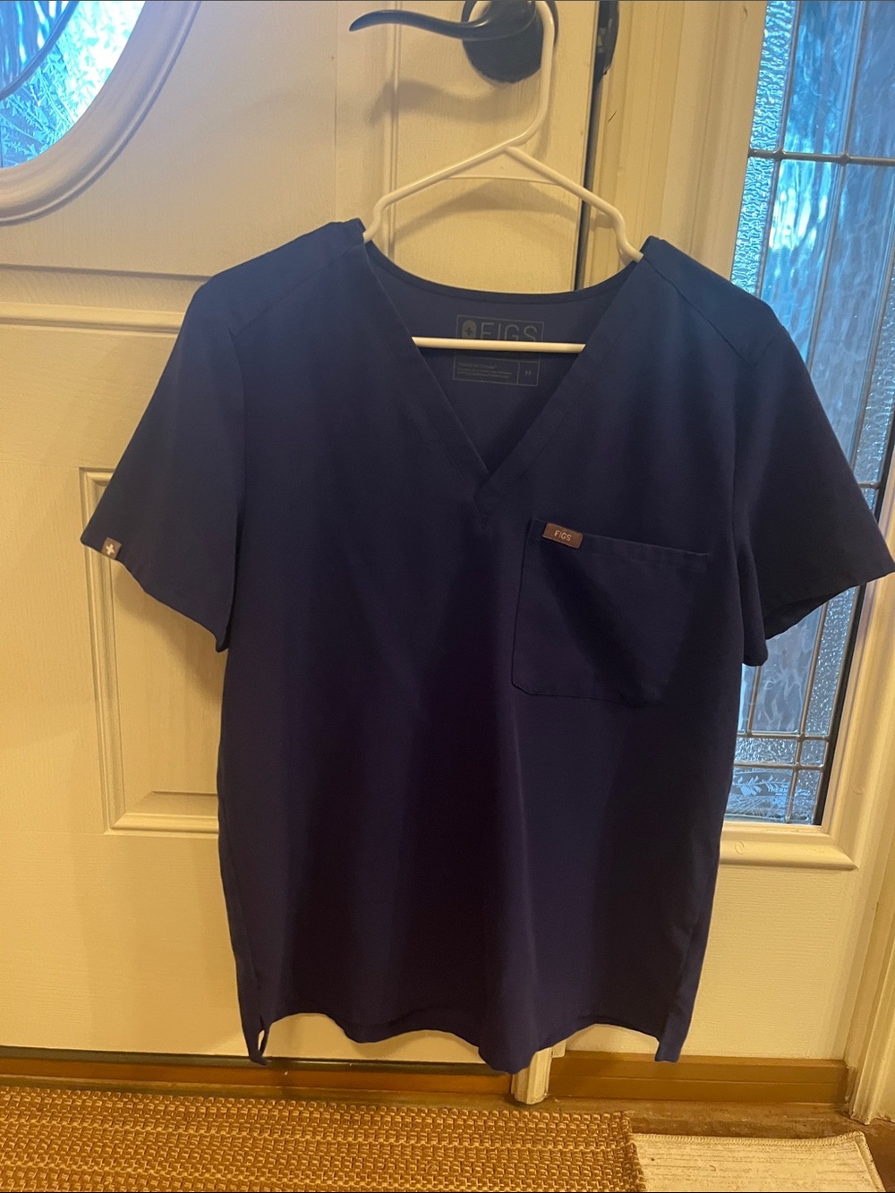 FIGS Women’s purple/Navy  Scrub Top